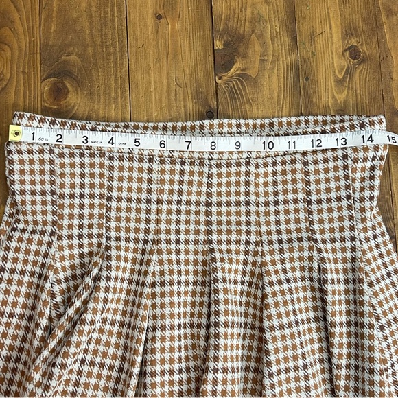 Altar’d State size large cream tan and brown houndstooth check pleated skirt - Picture 5 of 6